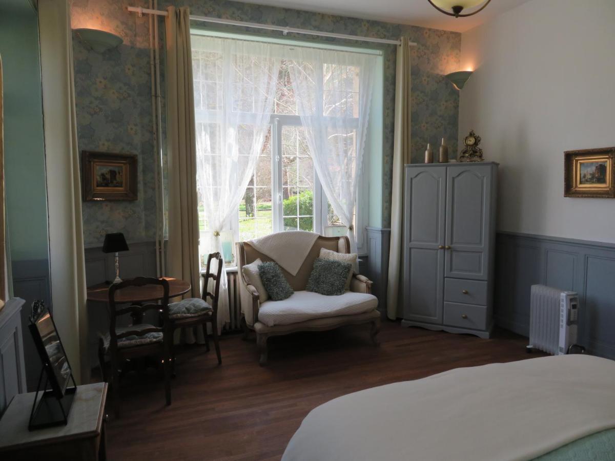 Chambres D'Hotes Chateau De Viviez Exteriör bild
